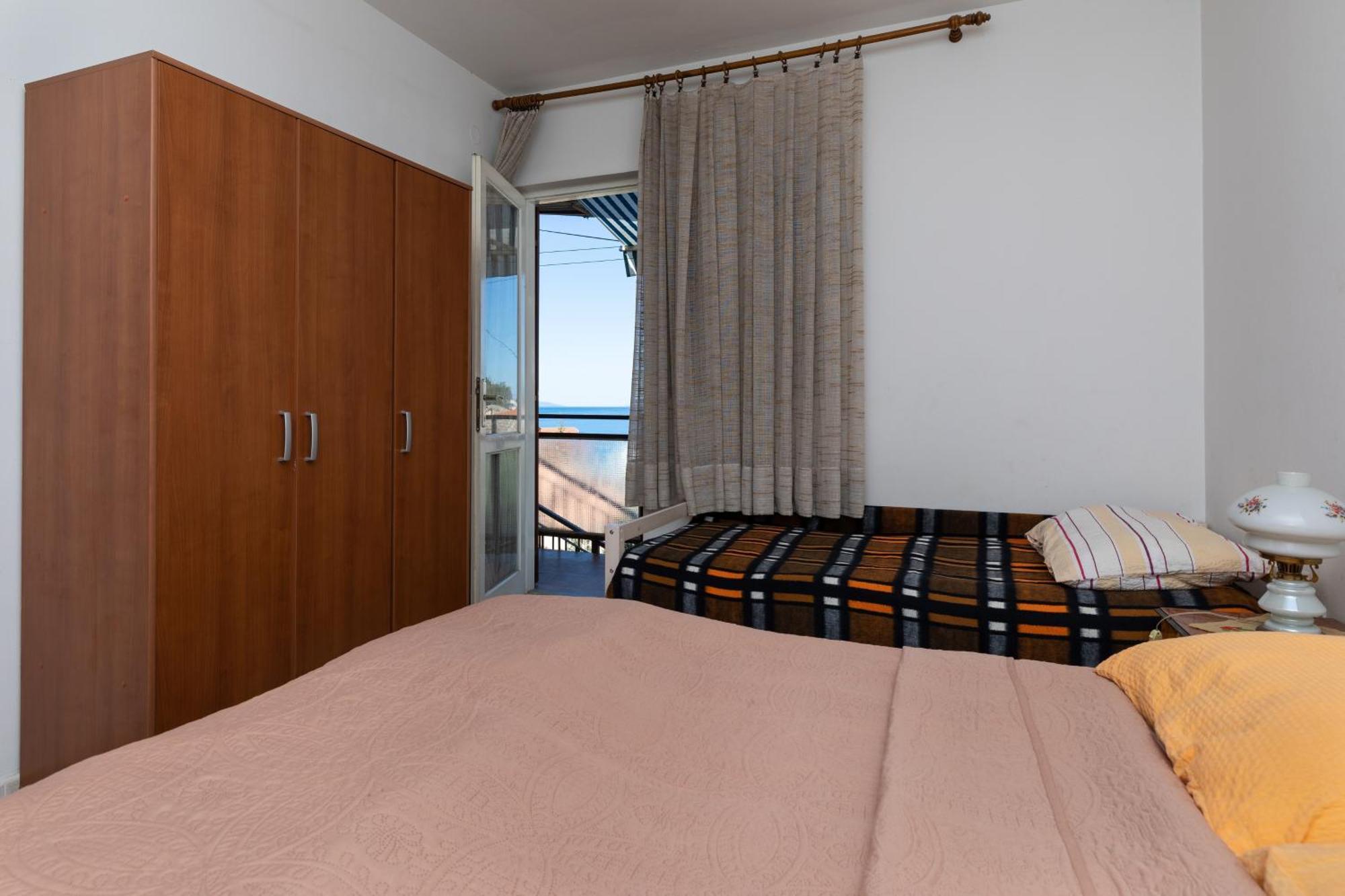 Apartments By The Sea Sumpetar, Omis - 9435 Rom bilde