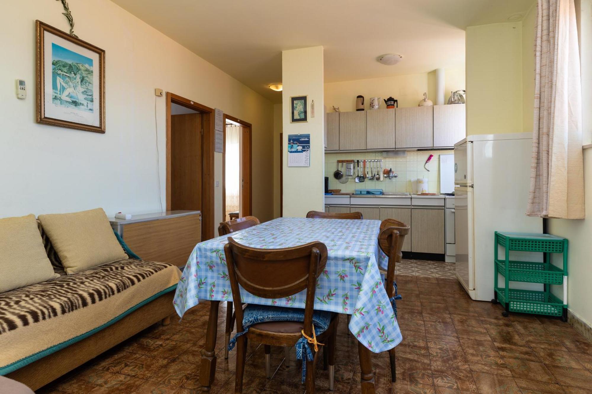 Apartments By The Sea Sumpetar, Omis - 9435 Rom bilde