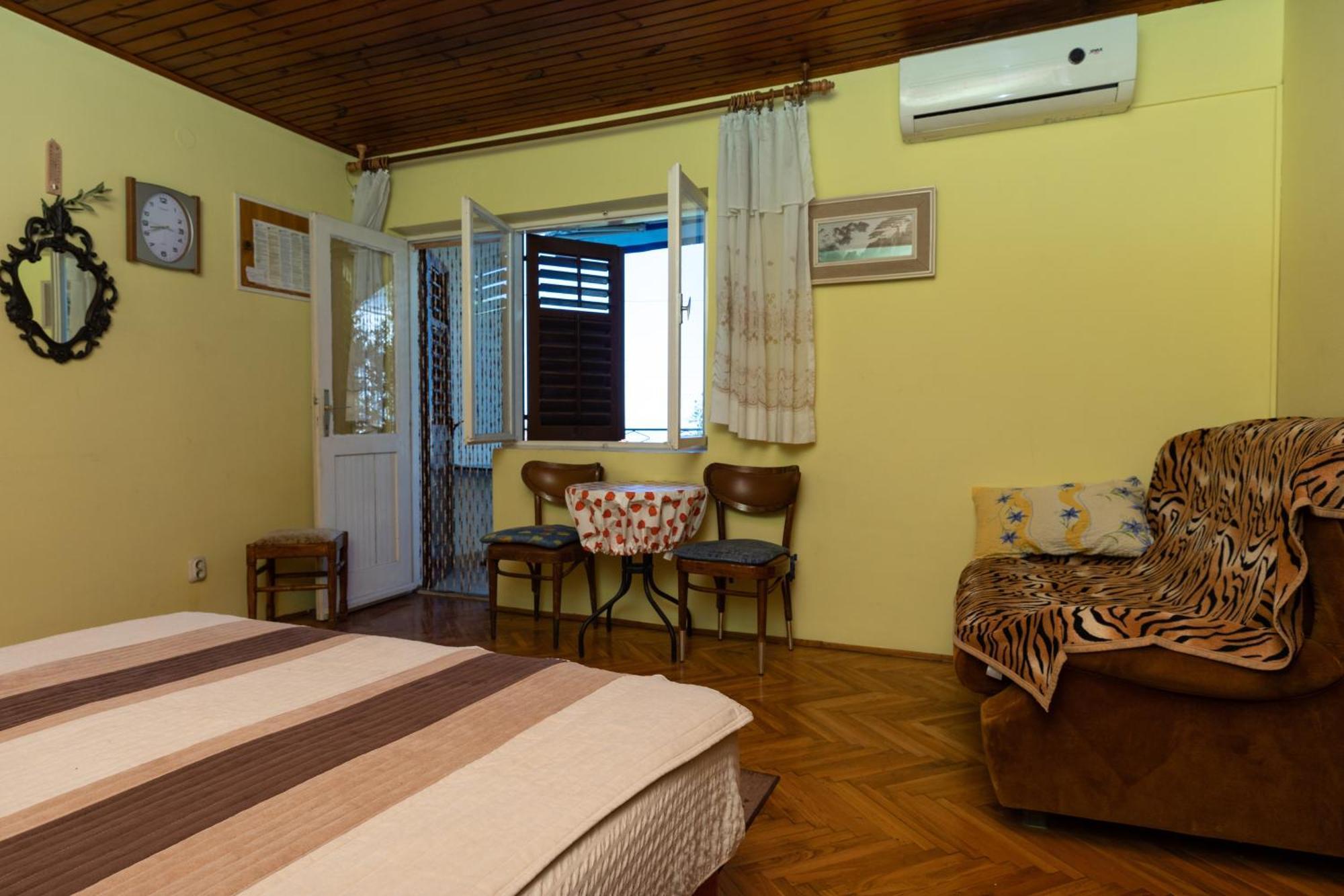 Apartments By The Sea Sumpetar, Omis - 9435 Rom bilde
